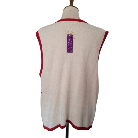 Bobbie Brooks Womens Christmas Sweater Vest Red Trim Bear Present‎ Wreath - Picture 6 of 8